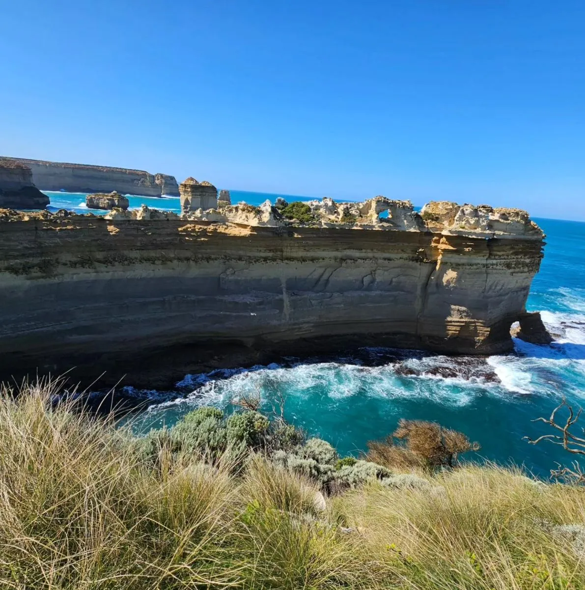 The Razorback: Iconic Limestone Formation on Australia’s Great Ocean Road